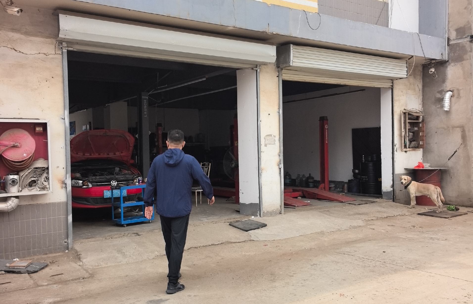 兴圩社区对辖区开展黑气与非法加油点排查.png
