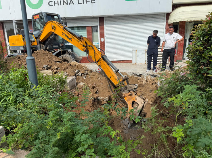 格林春天小区污水管网改造施工3.jpg