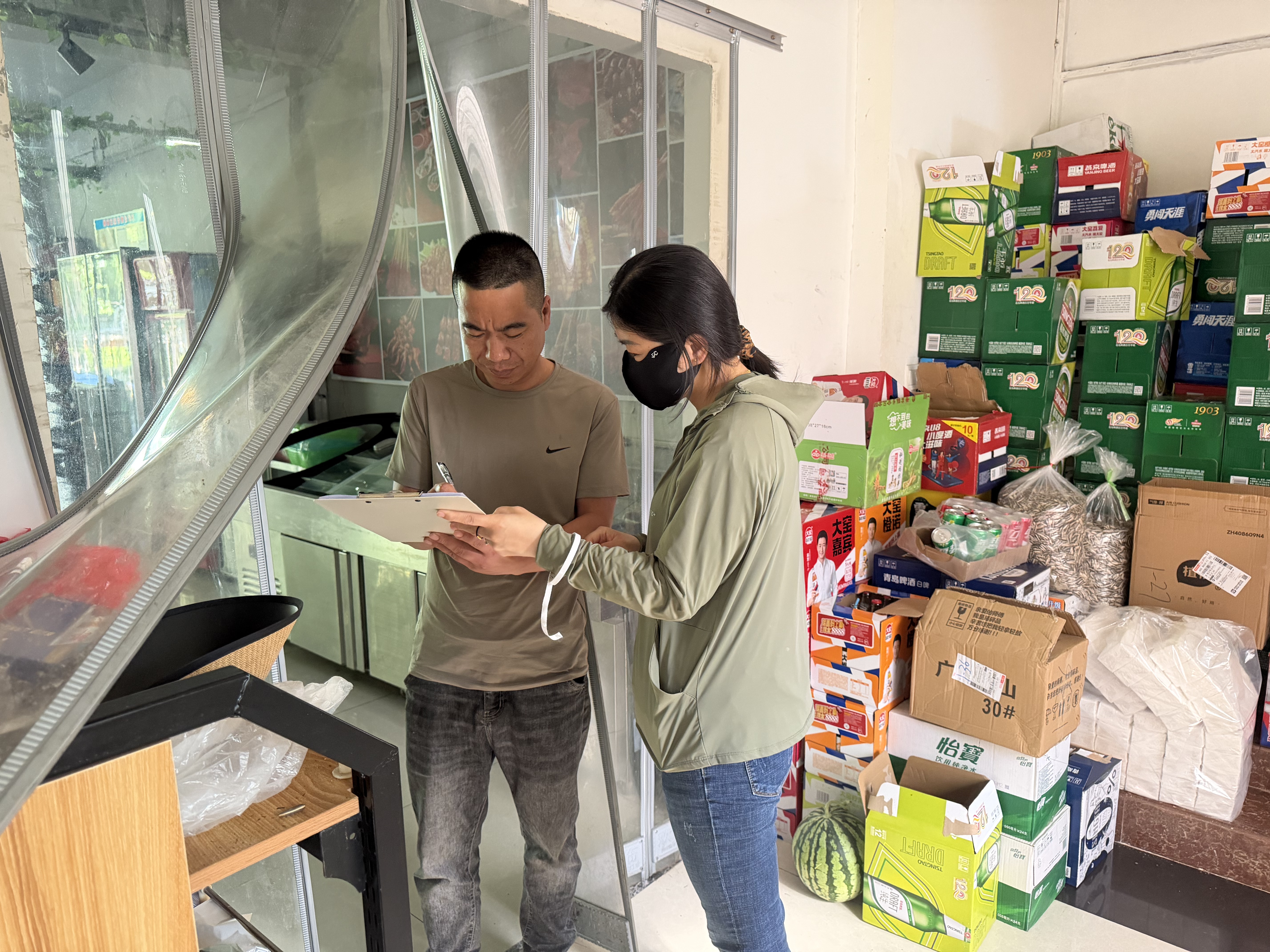 范庄社区开展小餐饮安全检查.jpg